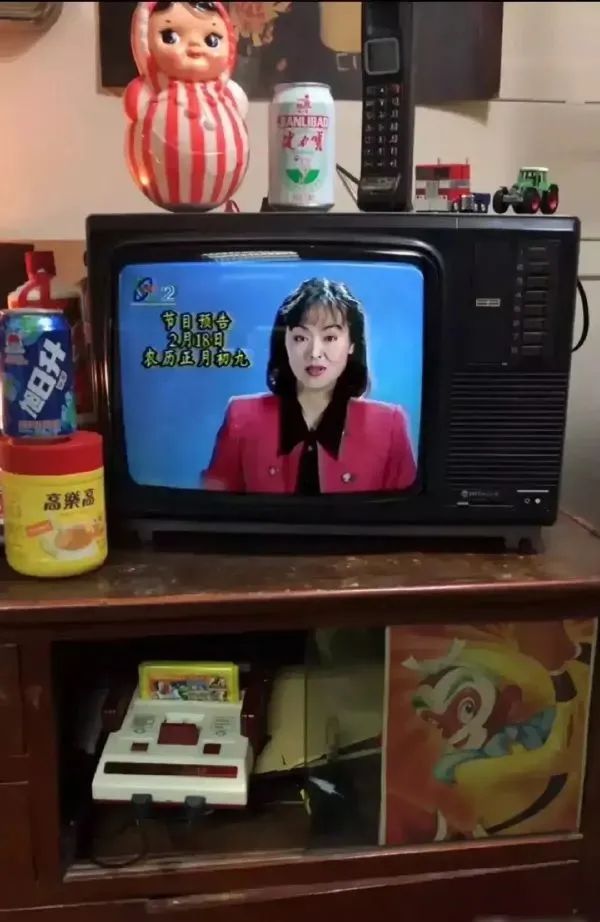 妹子窮的絲襪都破了！插圖26