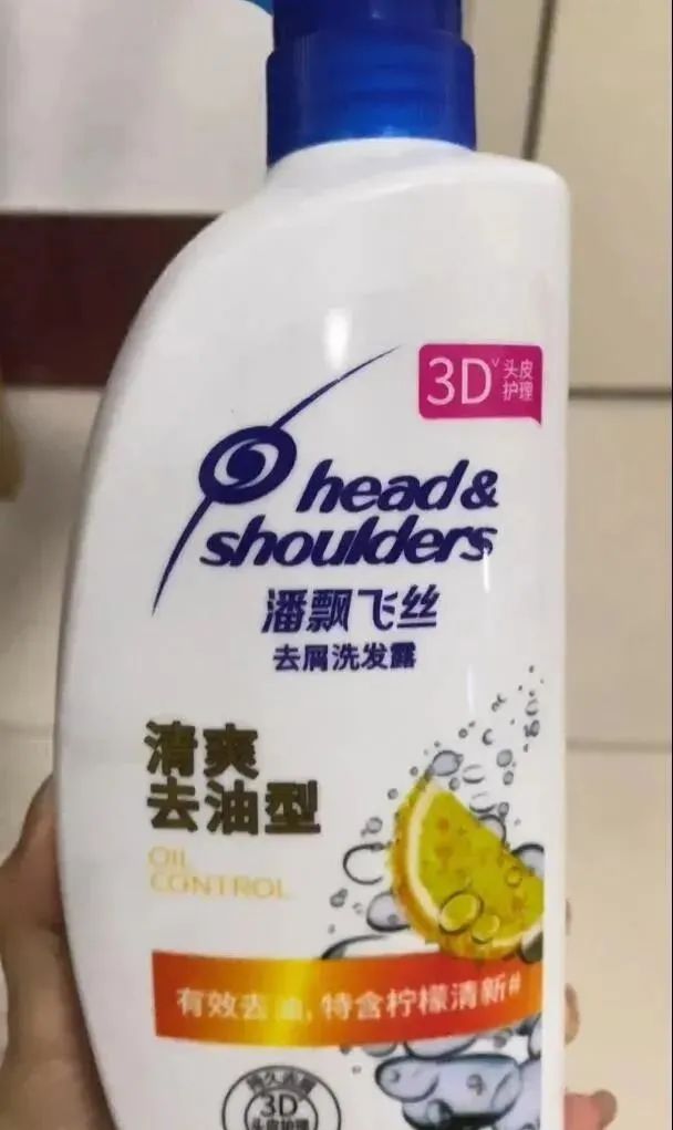 妹子絲襪都破了，好心疼啊！插圖13