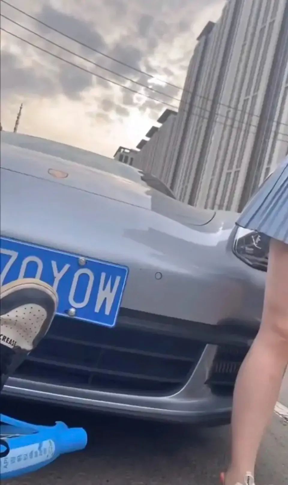 小姐姐?睡過站了，要不要叫醒她？插圖28