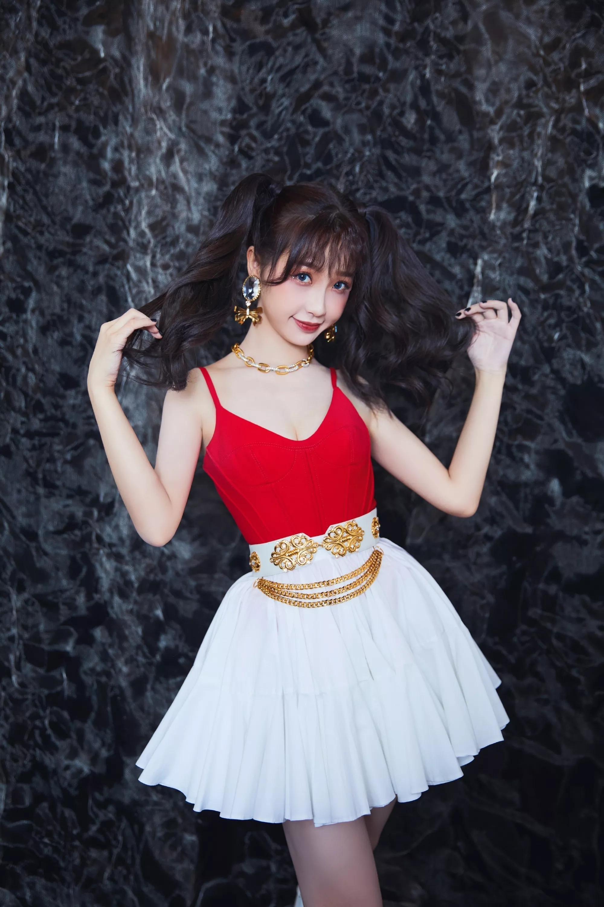 國(guó)內(nèi)地女演員、歌手 虞書欣美照欣賞插圖1