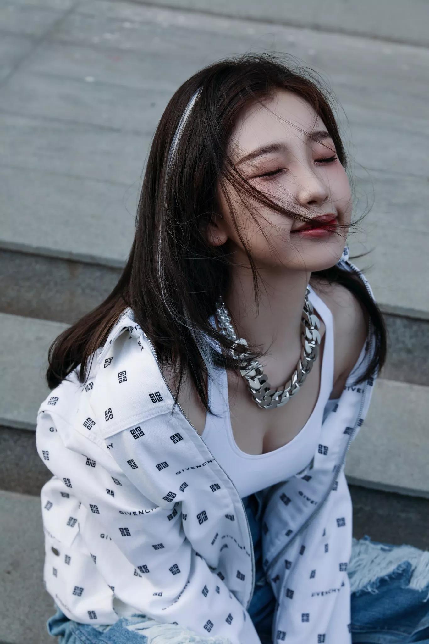 國(guó)內(nèi)地女演員、歌手 虞書欣美照欣賞插圖17